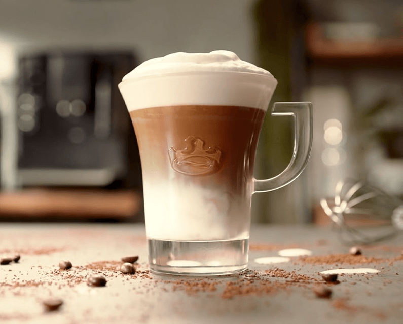 Jacobs Kaffee als Latte Macchiato in Glas