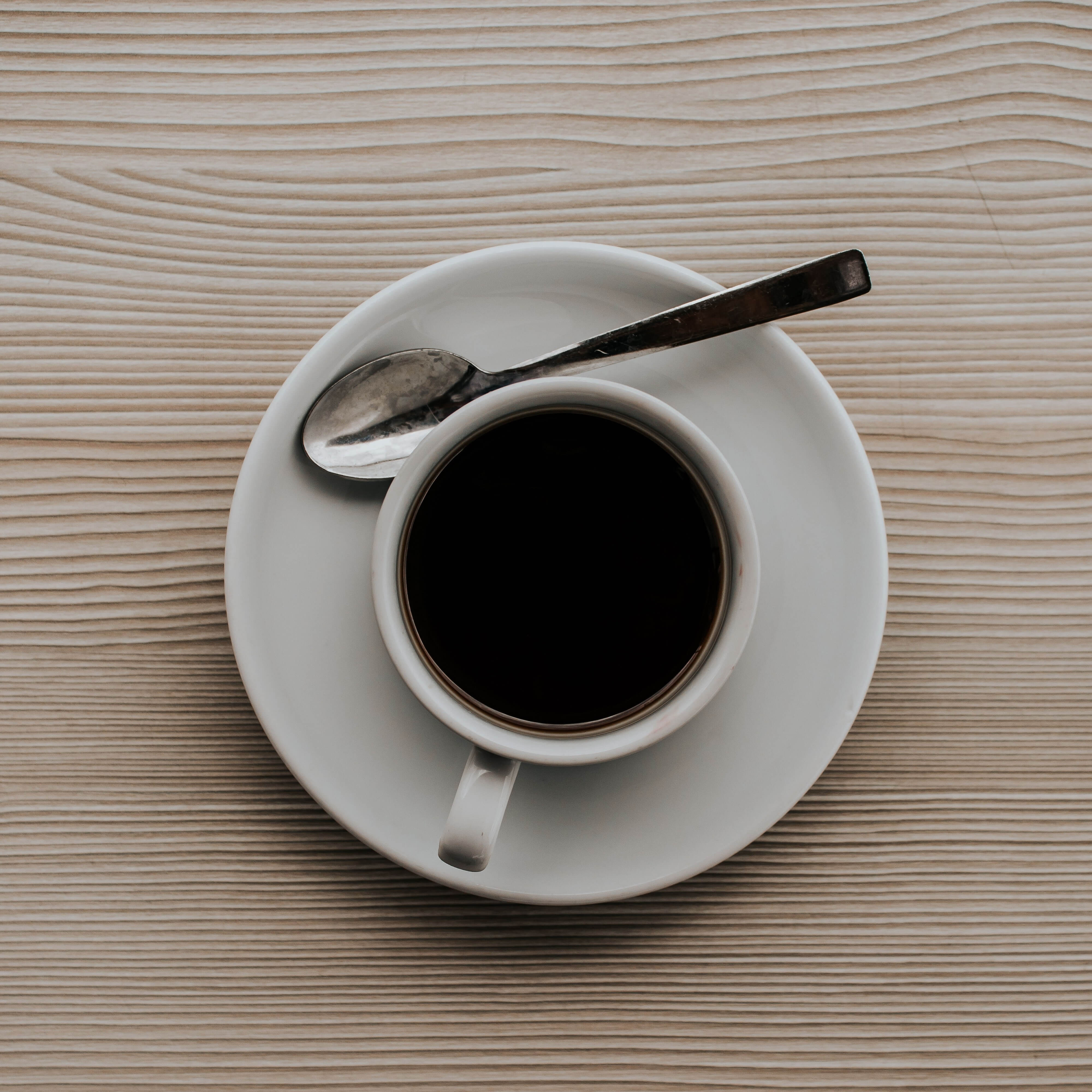 Tasse auf Holz
