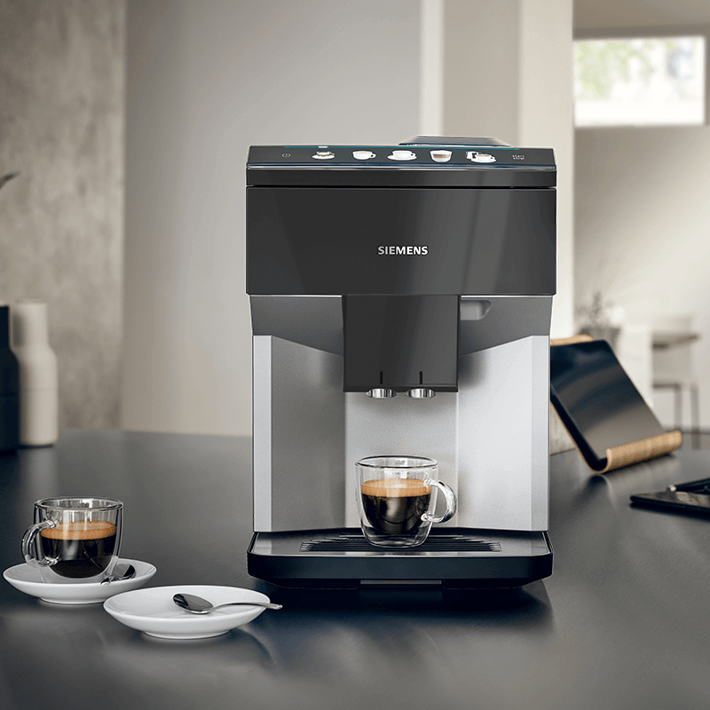 Siemens Kaffeevollautomat mit Espressotassen Siemens Kaffeevollautomat mit Espressotassen