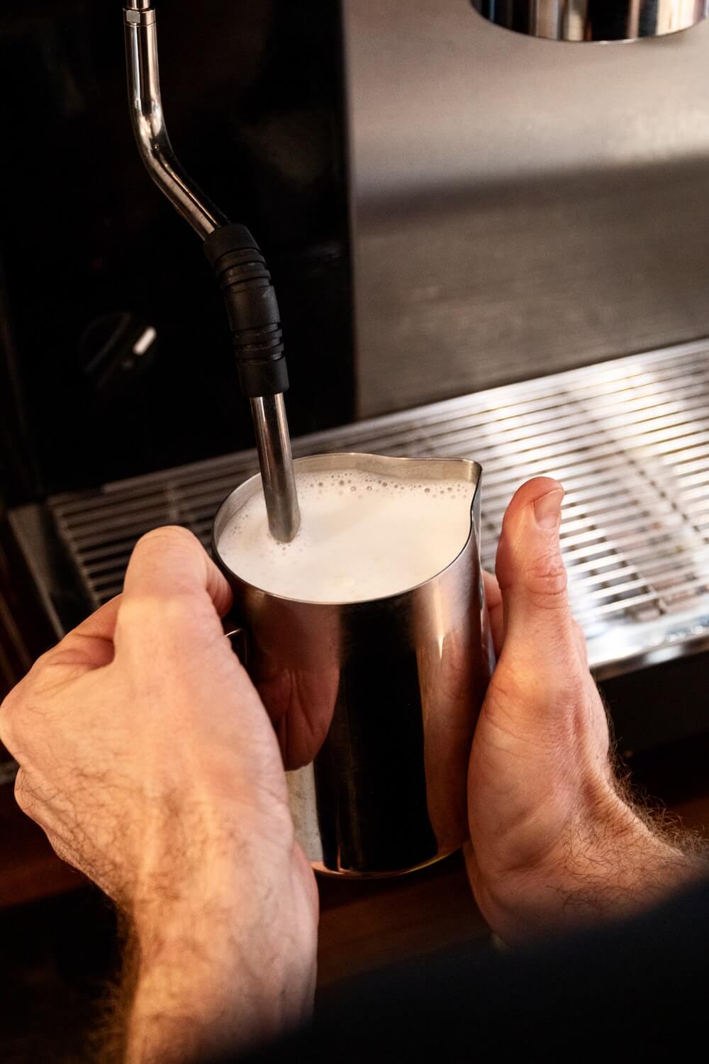 Zweikreiser Siebtraeger mit Dampflanze für Milchschaum Zweikreiser Siebtraeger mit Dampflanze für Milchschaum