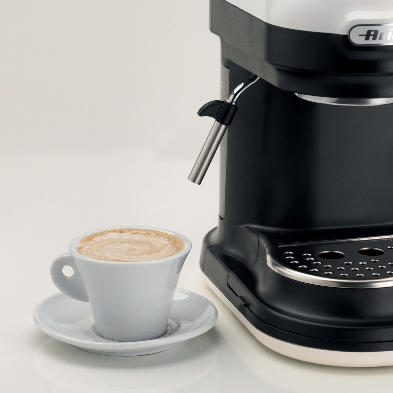 Ariete Moderna Espressomaschine schwarz/weiß