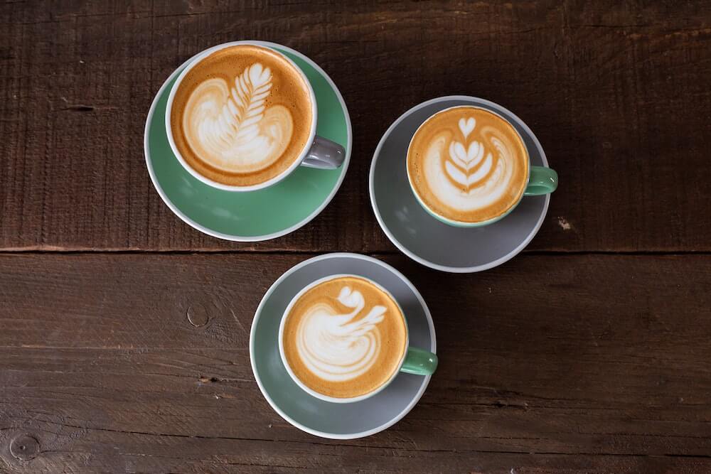 Dekorative Muster durch Latte Art