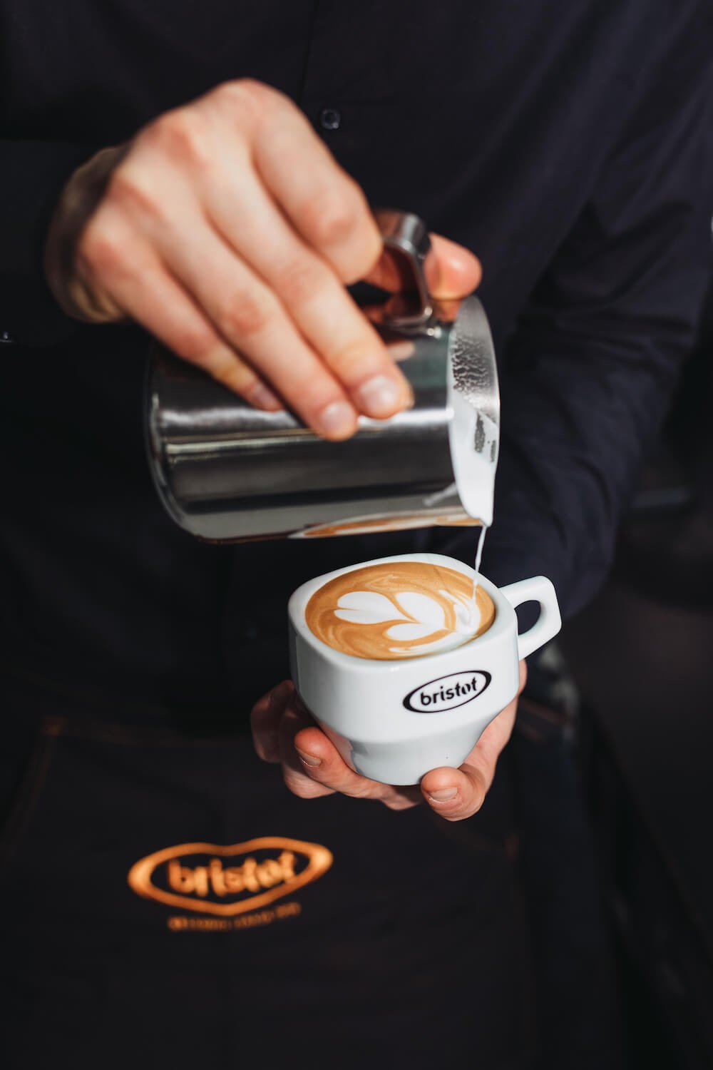 Bristot Kaffee als Cappuccino mit Latte Art in Tasse
