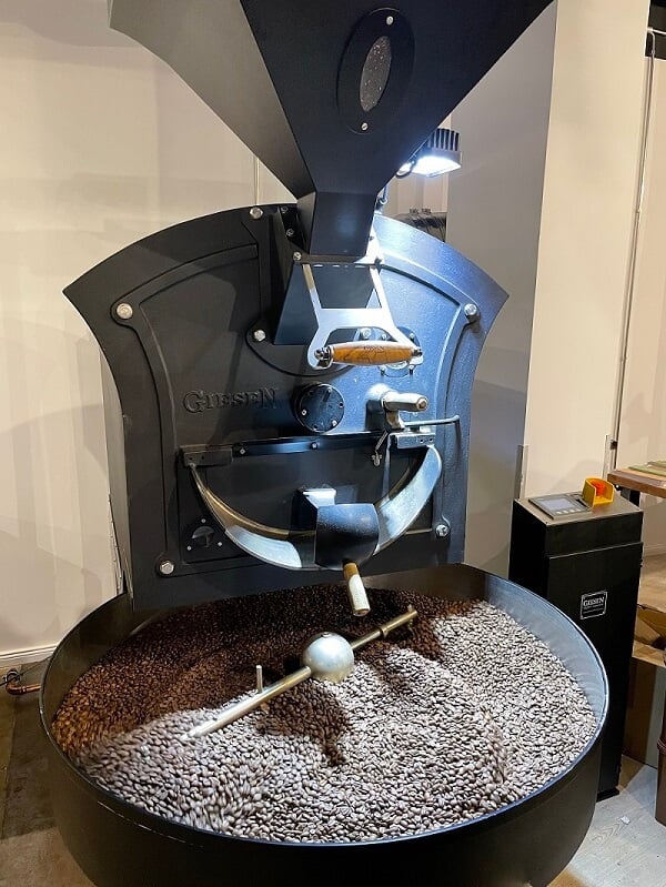 Trommelröster in der Cuxhavener Kaffeeroesterei Trommelröster in der Cuxhavener Kaffeeroesterei