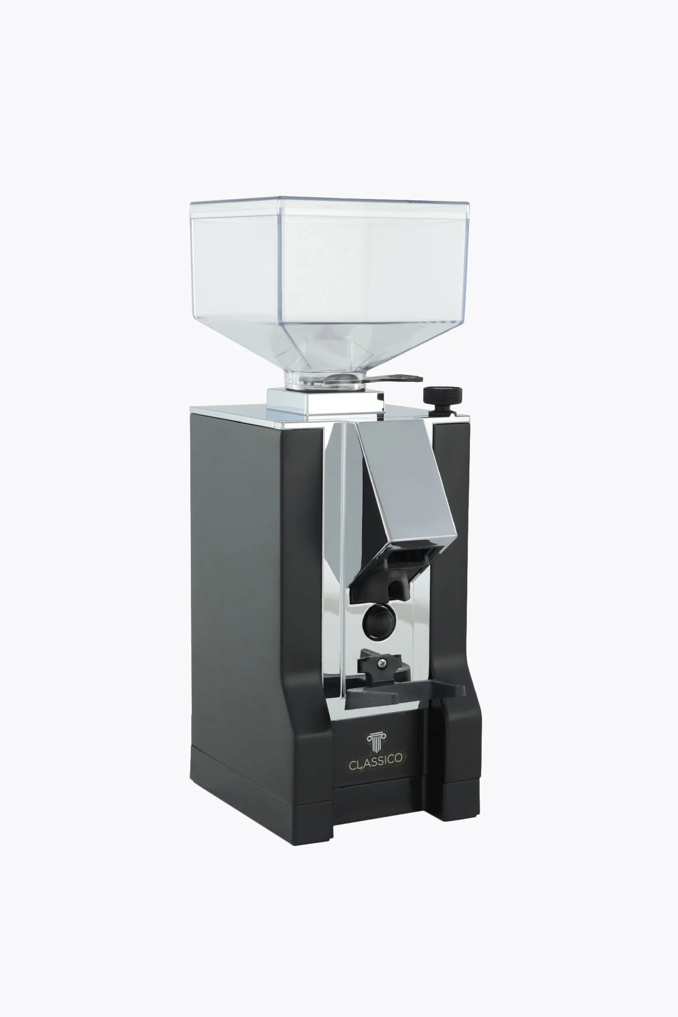 Kaffeebohnen aus Kaffee-Tasse fallend Kaffeebohnen aus Kaffee-Tasse fallend