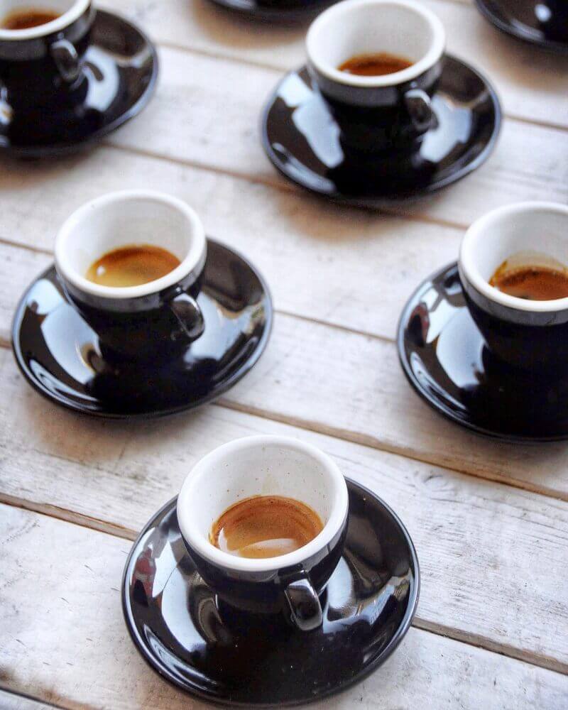 Illy Espresso in Espressotassen