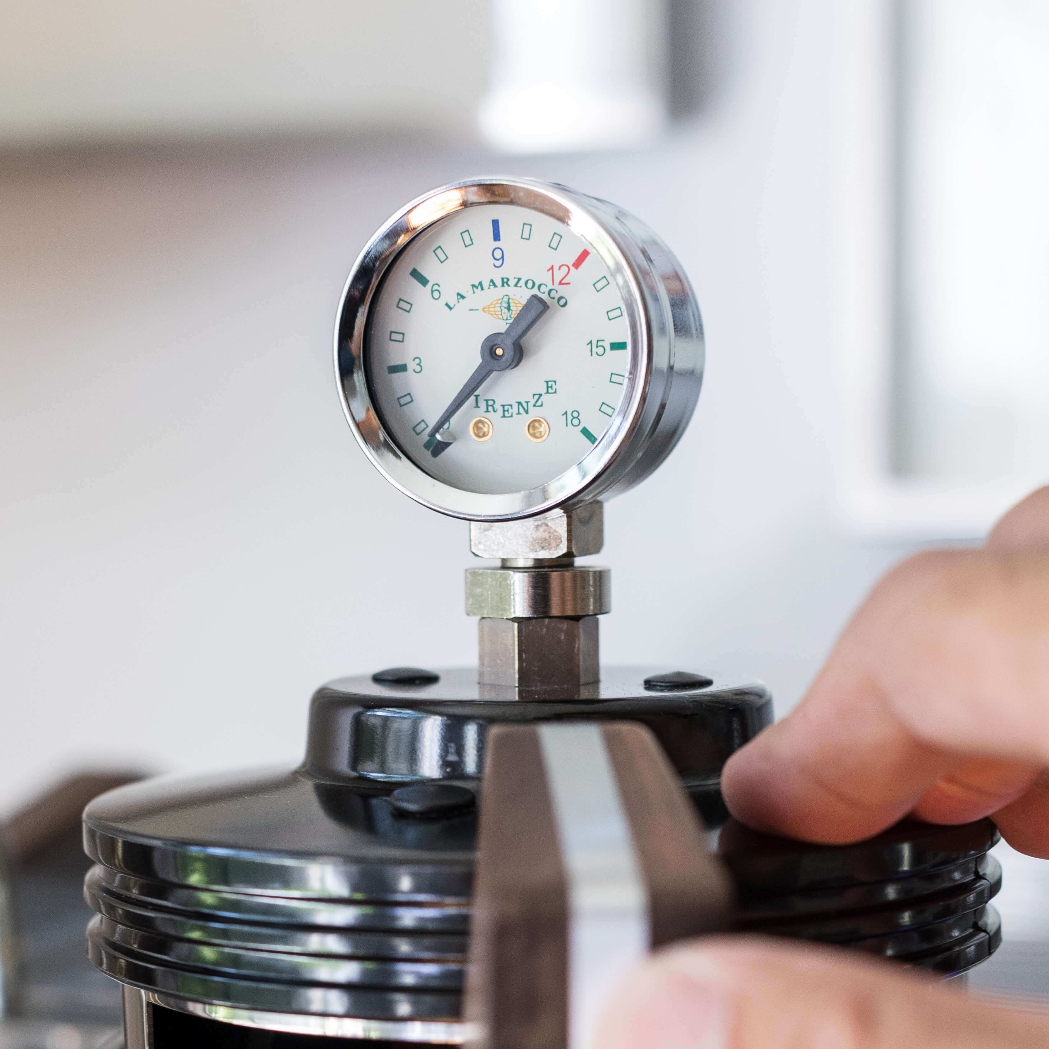 La Marzocco GS3 Siebträgermaschine Manometer
