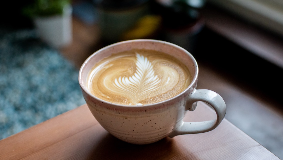 Cappuccino mit Milchschaum aus Motta Milchkännchen